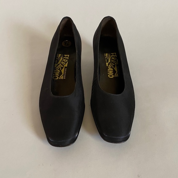 Ferragamo Women's Shoes (Pumps) - Picture 1 of 5